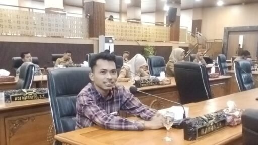POLEMIK JILBAB DALAM TUGAS PASKIB: JANGAN KORBANKAN KEYAKINAN ATAS NAMA KESERAGAMAN POLEMIK JILBAB DALAM TUGAS PASKIB: JANGAN KORBANKAN KEYAKINAN ATAS NAMA KESERAGAMAN