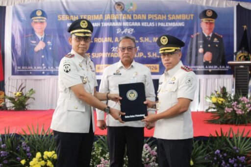 Serah Terima Jabatan Kepala Rutan Kelas I Palembang, Aris Supriyadi Resmi Lanjutkan Kepemimpinan dari M.Rolan Serah Terima Jabatan Kepala Rutan Kelas I Palembang, Aris Supriyadi Resmi Lanjutkan Kepemimpinan dari M.Rolan