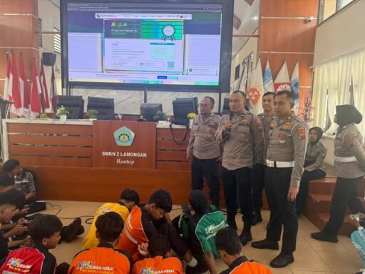 Tingkatkan literasi digital, Polres Lamongan edukasi AI di SMKN 2 Lamongan Tingkatkan literasi digital, Polres Lamongan edukasi AI di SMKN 2 Lamongan