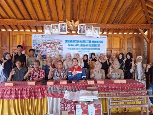 Pertamina EP Adera Field Bersama Disperindag PALI Latih Warga Desa Raja Membatik Pertamina EP Adera Field Bersama Disperindag PALI Latih Warga Desa Raja Membatik