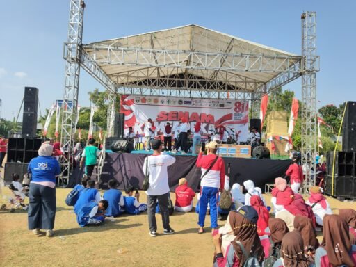 Senam Kemerdekaan RI ke-81 di Rembang Meriah, Olahraga, UMKM hingga Doorprize Bikin Warga Antusias Senam Kemerdekaan RI ke-81 di Rembang Meriah, Olahraga, UMKM hingga Doorprize Bikin Warga Antusias