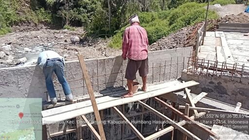 Jembatan Lama Tak Layak, TNI AD Bangun Penghubung Batu Nagodang Siatas – Sampetua Humbang Jembatan Lama Tak Layak, TNI AD Bangun Penghubung Batu Nagodang Siatas – Sampetua Humbang