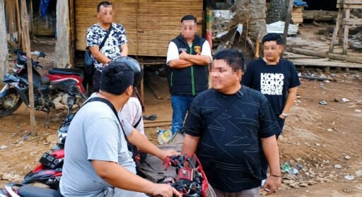 Mengaku “Tim Kelinci” Polda Sumsel, Kelompok Berompi Polisi Diduga Intimidasi Penambang Minyak Muba Mengaku “Tim Kelinci” Polda Sumsel, Kelompok Berompi Polisi Diduga Intimidasi Penambang Minyak Muba