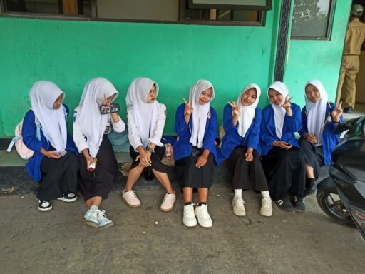 Elsa,Risma,Sarah,Anisa Manajemen Perkantoran, Lestari,Ratnasari,Nuraeni TKJ Kelas XII SMK BII PKL Kec. Ibun Elsa,Risma,Sarah,Anisa Manajemen Perkantoran, Lestari,Ratnasari,Nuraeni TKJ Kelas XII SMK BII PKL Kec. Ibun