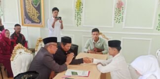 Sah,Cep Ikhsan,Nurul Mutiasah,Sebagai Suami-Istri,Setelah Ijab Kabul Depan Penghulu Balai Nikah KUA Ciparay