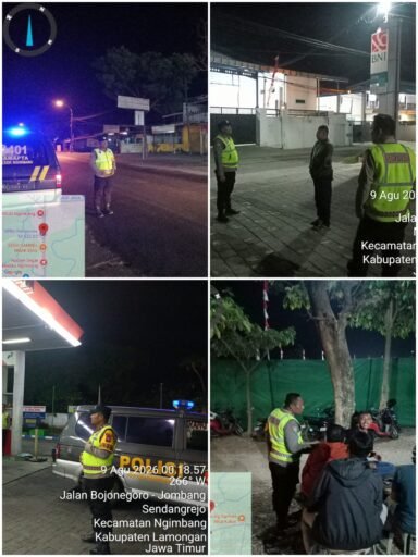 Personil Polsek Ngimbang Gencar Gelar Patroli Blue Light Guna Daya Cegah Dan Tangkal 4C Di Daerah Rawan Personil Polsek Ngimbang Gencar Gelar Patroli Blue Light Guna Daya Cegah Dan Tangkal 4C Di Daerah Rawan
