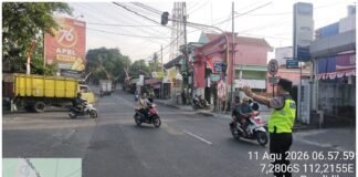 Maksimalkan Pelayanan Pagi kepada Masyarakat Polsek Ngimbang Gelar Commanderwish di Wilayah Ngimbang