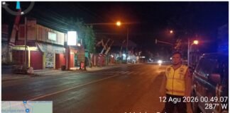 Pastikan Wilayah Ngimbang tetap Aman Personil Polsek Ngimbang Gelar Patroli Blue Light 4C Di Daerah Rawan
