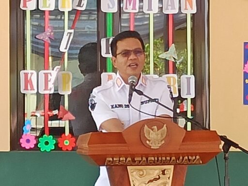Dr. Dadang Supriatna, S.Ip.M.Si. Bupati Bandung, Meresmikan TKN Kertasari (TK Negeri) Pertama di Kab.Bandung Dr. Dadang Supriatna, S.Ip.M.Si. Bupati Bandung, Meresmikan TKN Kertasari (TK Negeri) Pertama di Kab.Bandung