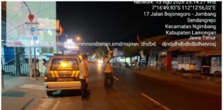 Personil Polsek Ngimbang Gencar Gelar Patroli Blue Light Guna Daya Cegah Dan Tangkal 4C Di Daerah Rawan