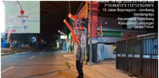 Personil Polsek Ngimbang Gencar Gelar Patroli Blue Light Guna Daya Cegah Dan Tangkal 4C Di Daerah Rawan