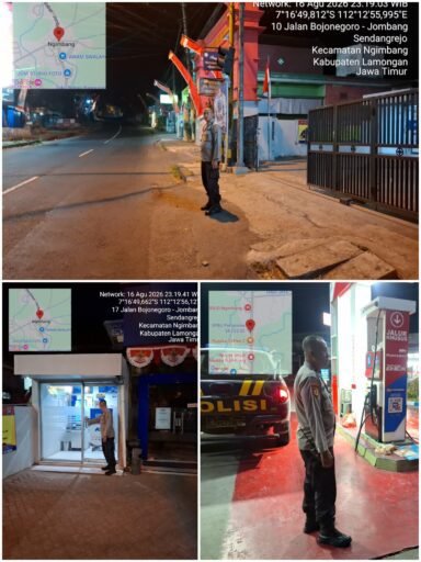 Personil Polsek Ngimbang Gencar Gelar Patroli Blue Light Guna Daya Cegah Dan Tangkal 4C Di Daerah Rawan Personil Polsek Ngimbang Gencar Gelar Patroli Blue Light Guna Daya Cegah Dan Tangkal 4C Di Daerah Rawan