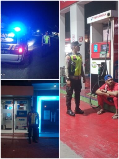 Pastikan Wilayah Ngimbang tetap Aman Personil Polsek Ngimbang Gelar Patroli Blue Light 4C Di Daerah Rawan Pastikan Wilayah Ngimbang tetap Aman Personil Polsek Ngimbang Gelar Patroli Blue Light 4C Di Daerah Rawan