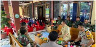Polsek Ngimbang Gelar Tasyakuran Bersama Forkopimcam Dan PASKIB Kecamatan Ngimbang