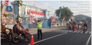 Maksimalkan Pelayanan kepada Masyarakat Polsek Ngimbang Gelar Commanderwish Pagi di Wilayah Ngimbang