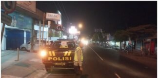 Guna Cegah Dan Daya Tangkal 4C, Polsek Ngimbang Gencar Gelar Patroli Blue Light Harkamtibmas