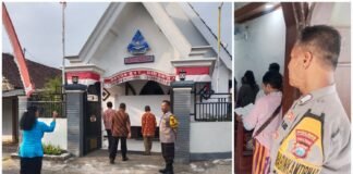 Personil Polsek Ngimbang Gelar Pengamanan Ibadah Minggu Pagi Di Gereja GKJTU Dan GJWI Desa Ngasemlemahbang