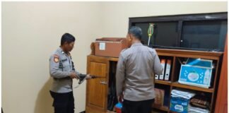 Secara Rutin Polsek Ngimbang Laksanakan Pengecekan Barang Inventaris dan Kebersihan Mapolsek Ngimbang