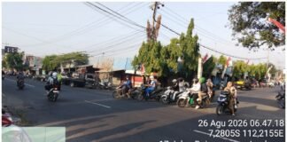 Guna Antisipasi Kemacetan Polsek Ngimbang Maksimalkan Pelayanan Commanderwish Pagi Hari