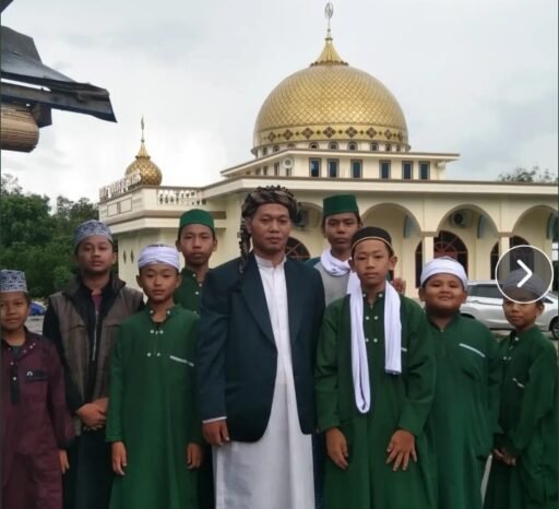 SOLAT ISTISQA SERENTAK DI PALI: Momentum Ketukan Pintu Langit dan Kesadaran Menjaga Alam! SOLAT ISTISQA SERENTAK DI PALI: Momentum Ketukan Pintu Langit dan Kesadaran Menjaga Alam!