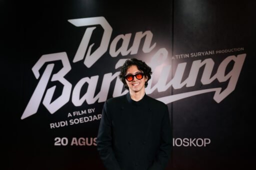 Gala Premiere Film ‘Dan Bandung’ Karya Novelis Legendaris Pidi Baiq Gala Premiere Film ‘Dan Bandung’ Karya Novelis Legendaris Pidi Baiq