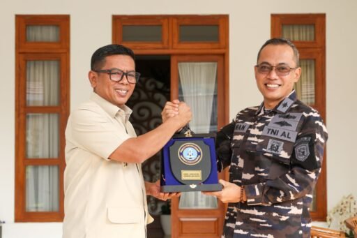 Gubernur BantenTerima Kunjungan Danlanal Banten Baru, Siap Perkuat Sinergi untuk Kemajuan Daerah Gubernur BantenTerima Kunjungan Danlanal Banten Baru, Siap Perkuat Sinergi untuk Kemajuan Daerah