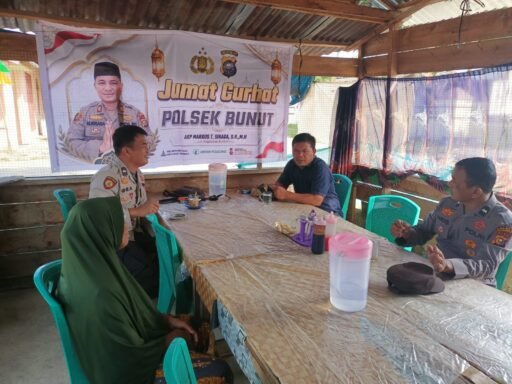 Jelang HUT RI ke-81,Polsek Bunut Gelar “Jumat Curhat”: Ajak Warga Semarakkan Kemerdekaan hingga Sosialisasi K Jelang HUT RI ke-81,Polsek Bunut Gelar “Jumat Curhat”: Ajak Warga Semarakkan Kemerdekaan hingga Sosialisasi K