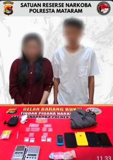 Sepasang Muda mudi Asal Bima Digerebeg di Kamar Kos Pagutan, Polisi Sita 7,74 Gram Sabu Sepasang Muda mudi Asal Bima Digerebeg di Kamar Kos Pagutan, Polisi Sita 7,74 Gram Sabu
