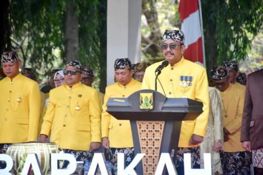 156 PNS Terima Satyalancana Karya Satya, Bupati Minta ASN Tingkatkan Pelayanan Publik 156 PNS Terima Satyalancana Karya Satya, Bupati Minta ASN Tingkatkan Pelayanan Publik