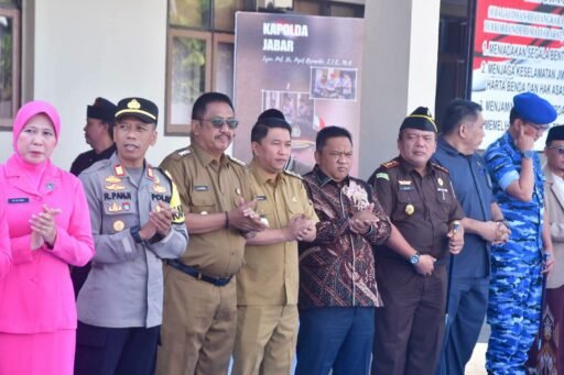 Bupati Sukabumi Tekankan Sinergi Jaga Alam dan Pembangunan Saat Terima Kunker Kapolda Jabar Bupati Sukabumi Tekankan Sinergi Jaga Alam dan Pembangunan Saat Terima Kunker Kapolda Jabar