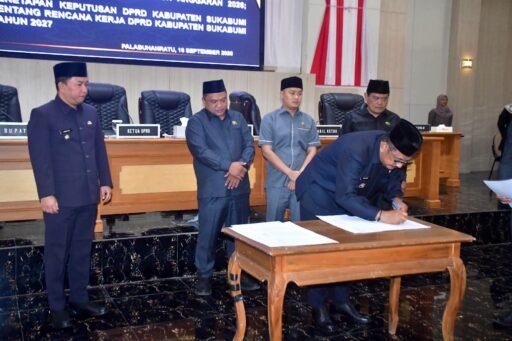 Raperda Perubahan APBD 2026 Disepakati, DPRD dan Pemkab Sukabumi Fokus Percepatan Pembangunan Raperda Perubahan APBD 2026 Disepakati, DPRD dan Pemkab Sukabumi Fokus Percepatan Pembangunan