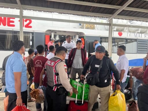 Polres Meranti Perkuat Pengamanan dan Imbauan Kamtibmas di Pelabuhan Tanjung Harapan Polres Meranti Perkuat Pengamanan dan Imbauan Kamtibmas di Pelabuhan Tanjung Harapan