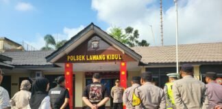 Apel Rutin Pagi, Wakapolsek Lawang Kidul Tekankan Disiplin dan Kesiapsiagaan Personel