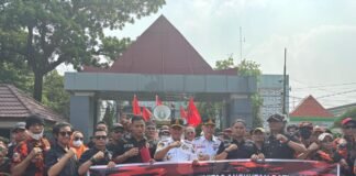 Dianggap Macan Ompong, Massa PP PALI Serbu Kantor Gubernur Sumsel Terkait Truk Batu Bara PT BSE.