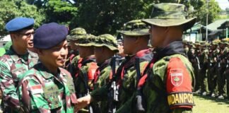 DANSATHANTAI KODAERAL X HADIRI UPACARA PENERIMAAN SATGAS PAMTAS RI-PNG YONIF 726/TAMALATEA