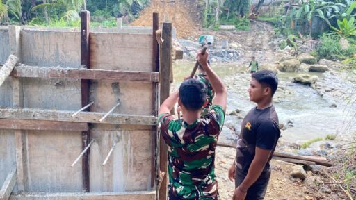 Jembatan Lama Tak Lagi Memadai, Jembatan Modular 30 Meter Dibangun di Lolomoyo Jembatan Lama Tak Lagi Memadai, Jembatan Modular 30 Meter Dibangun di Lolomoyo
