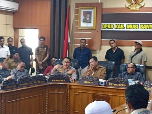 Bupati Muba Buka Ruang Dialog, Legalisasi Minyak Rakyat Dibahas Bersama Bupati Muba Buka Ruang Dialog, Legalisasi Minyak Rakyat Dibahas Bersama
