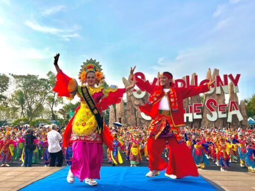 Tarian Semarak Jali-Jali Betawi Pecahkan Rekor MURI Tarian Semarak Jali-Jali Betawi Pecahkan Rekor MURI