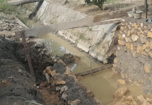 Skandal CV.Permata Jennita Sunat Pondasi Jaringan Irigasi 40-50.CM.Rp8,6 M Di Afia Kuat Diduga Kebal Hukum Skandal CV.Permata Jennita Sunat Pondasi Jaringan Irigasi 40-50.CM.Rp8,6 M Di Afia Kuat Diduga Kebal Hukum