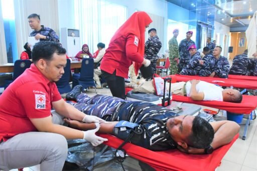 Tak Henti Menebarkan Ketulusan, Setetes Darah, Sejuta Harapan : Semarak HUT TNI ke – 81 Tak Henti Menebarkan Ketulusan, Setetes Darah, Sejuta Harapan : Semarak HUT TNI ke – 81