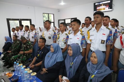 Kapengda Surabaya YHT Ikuti Launching Ekstrakurikuler Korps Kadet Republik Indonesia (KKRI) Kapengda Surabaya YHT Ikuti Launching Ekstrakurikuler Korps Kadet Republik Indonesia (KKRI)
