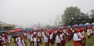 Ribuan Penari Padati Lapangan Merdeka, Lampung Barat Rayakan HUT ke-35 Dengan Nyambai Bersama.