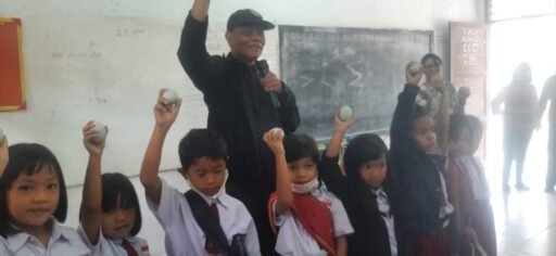 Ada Apa dengan Kadiman Pakpahan? Membaca Jejak Digital, Gagasan dan Aksi Nyatanya dari Dekat Ada Apa dengan Kadiman Pakpahan? Membaca Jejak Digital, Gagasan dan Aksi Nyatanya dari Dekat