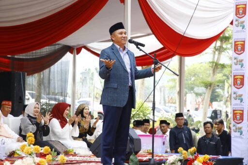 Tabligh Akbar, Parosil Paparkan Program Pro Rakyat Dari Seragam Gratis Hingga Sekolah Kopi. Tabligh Akbar, Parosil Paparkan Program Pro Rakyat Dari Seragam Gratis Hingga Sekolah Kopi.