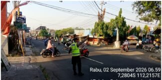 Maksimalkan Pelayanan kepada Masyarakat Polsek Ngimbang Gelar Commanderwish Pagi di Wilayah Ngimbang