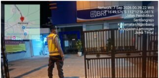 Berikan Rasa Aman Personil Polsek Ngimbang Gelar Patroli Blue Harkamtibmas Light 4C Di Daerah Rawan