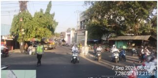Demi Kelancaran Arus Lalu Lintas Polsek Ngimbang Secara Rutin Gelar Commanderwish Di Pagi Hari