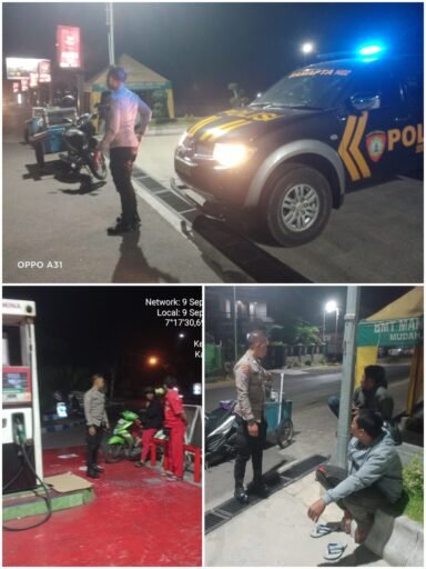 Pastikan Wilayah Ngimbang Kondusif Polsek Ngimbang Gelar Patroli Harkamtibmas Blue Light 4C di Malam Hari Pastikan Wilayah Ngimbang Kondusif Polsek Ngimbang Gelar Patroli Harkamtibmas Blue Light 4C di Malam Hari