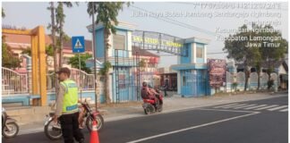 Tingkatkan Pelayanan kepada Masyarakat Polsek Ngimbang Gelar Commanderwish Pagi di Wilayah Ngimbang