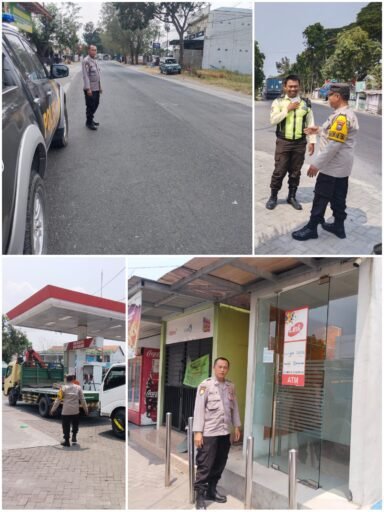 Intensifkan Patroli Harkamtipmas Polsek Ngimbang Sisir Beberapa Obyek Vital Di Wilayah Ngimbang Intensifkan Patroli Harkamtipmas Polsek Ngimbang Sisir Beberapa Obyek Vital Di Wilayah Ngimbang
